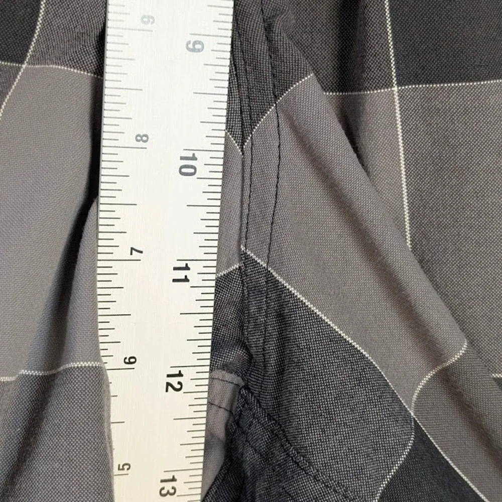 Lululemon Kahuna‎ Plaid Shorts Mens 35 Grey Black 12